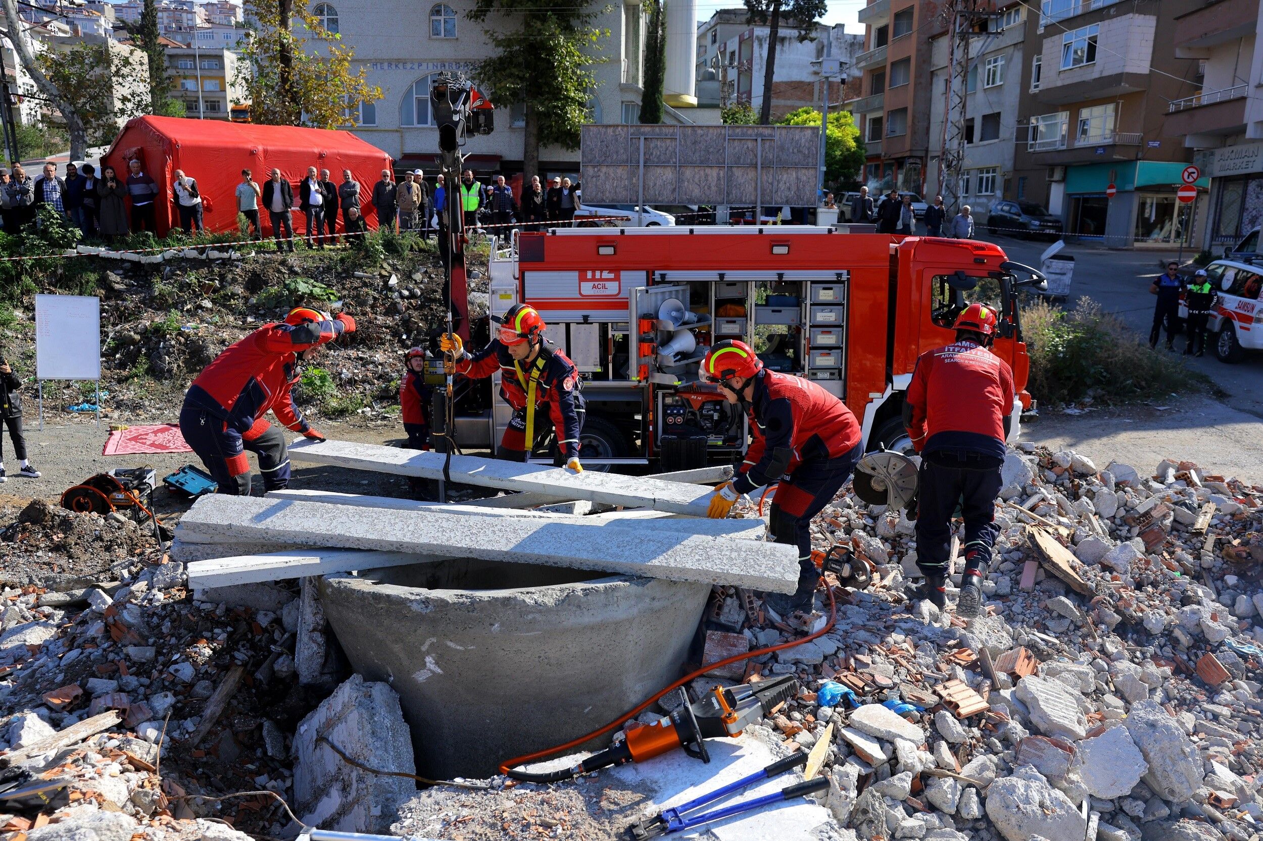 Samsun Büyükşehir'den Nefes Kesen Tatbikat (1)