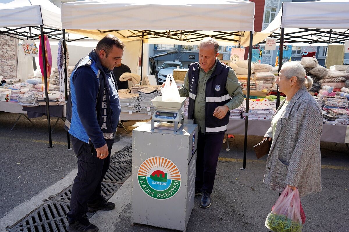 Samsun'da Semt Pazarlarına Belediye Tartısı (2)
