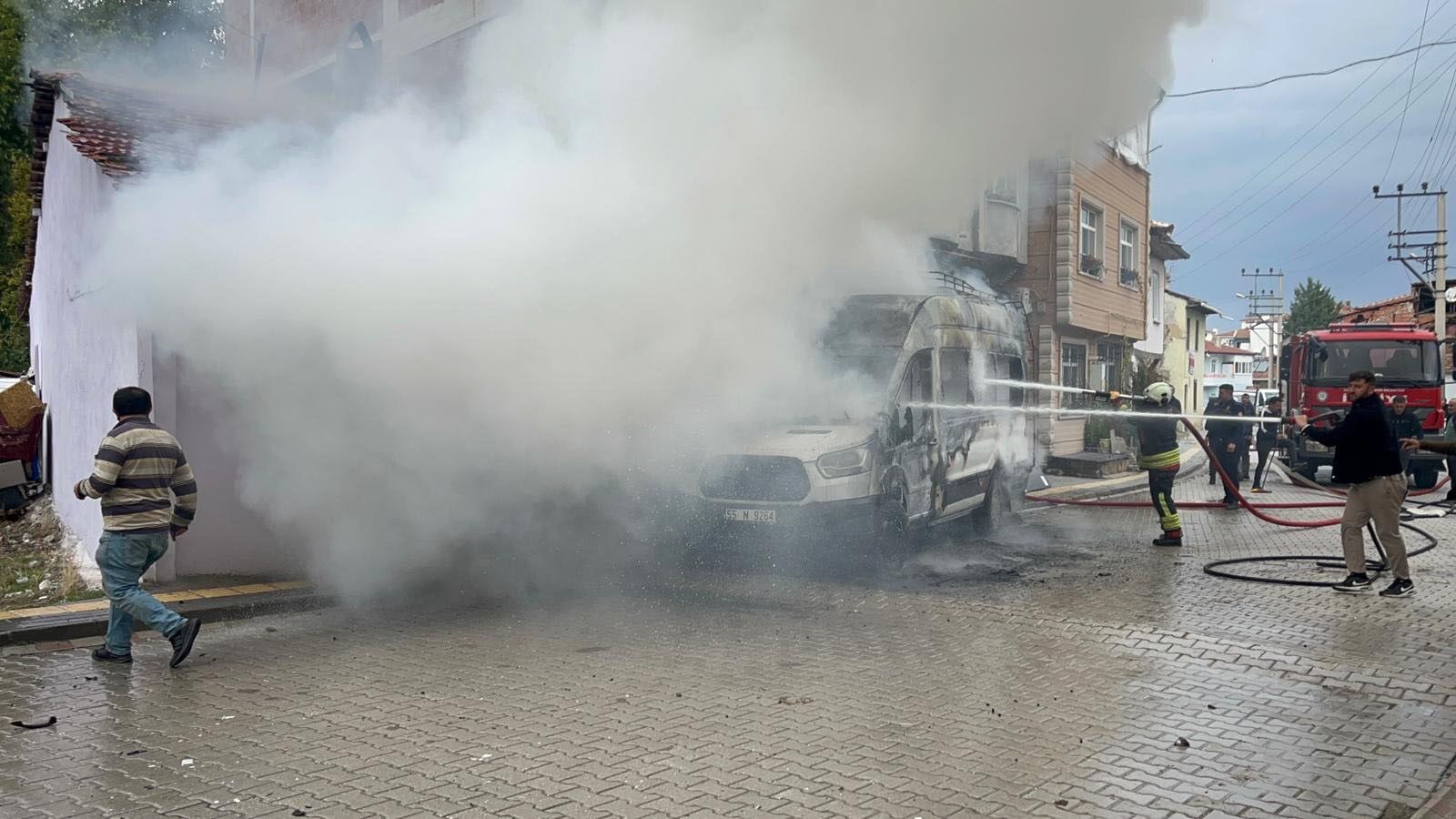 Vezirköprü’de Minibüs Yangını2