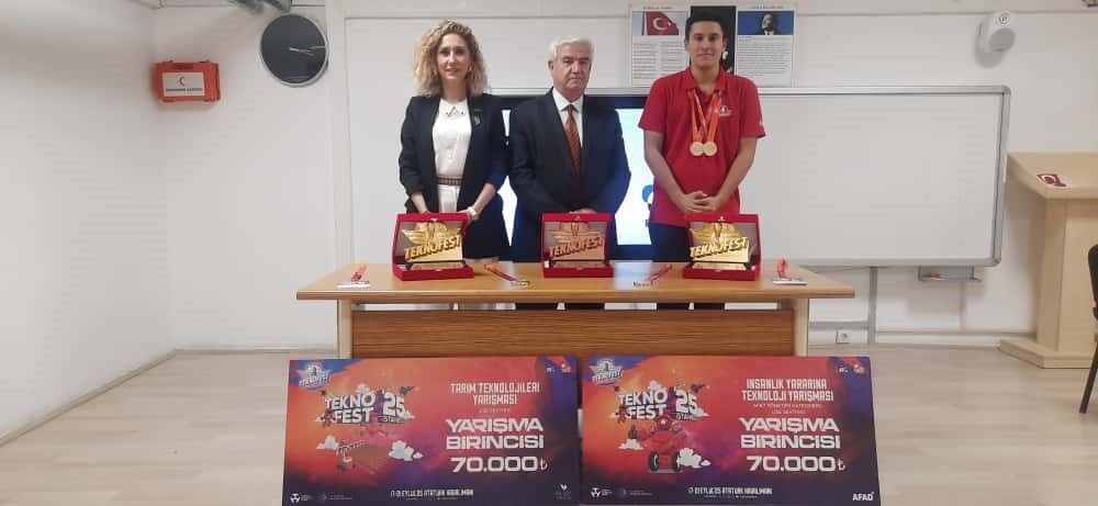 Vezirköprü'nün Teknofest 2025'Te Çifte Birincilik Gururu (2)