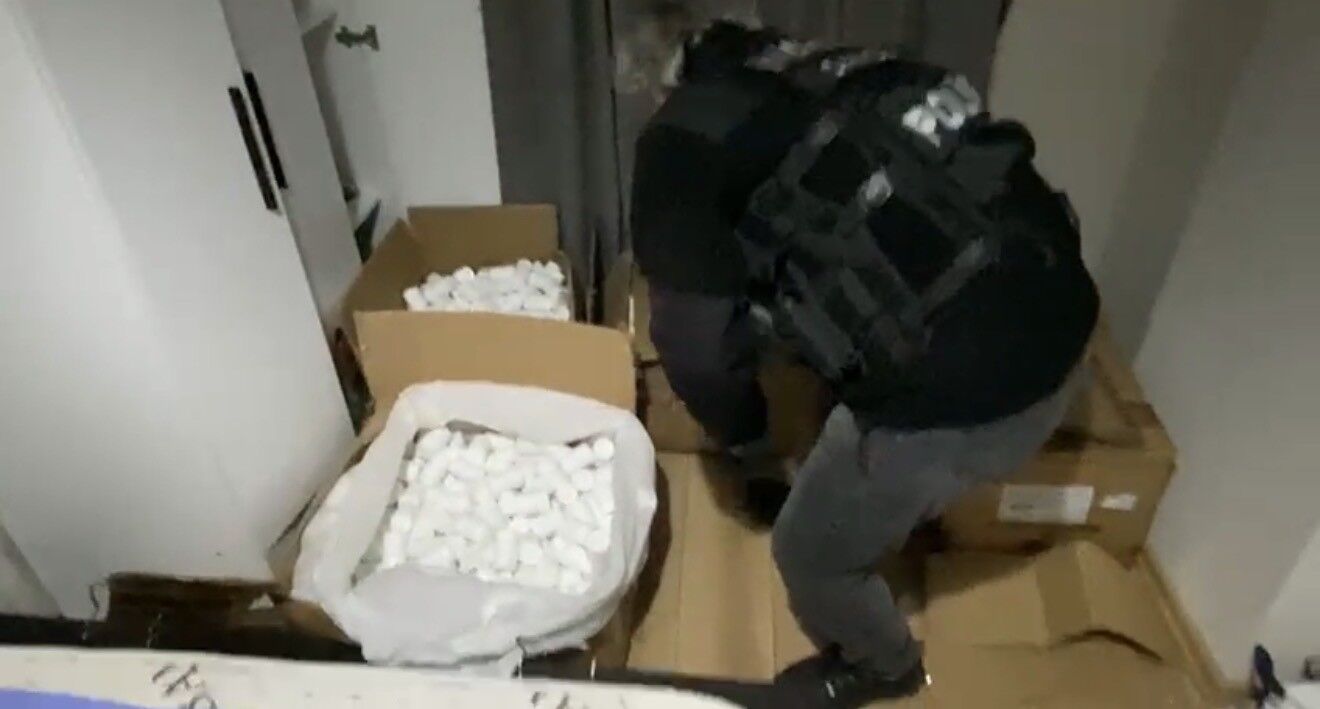 Yatak Odasına Istiflenmiş 103 Bin Adet Uyuşturucu Hap Ele Geçti1