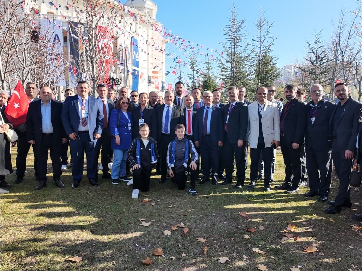 Anahtar Parti, Tarihî Bir Coşkuyla 1. Yaşını Kutladı (6)