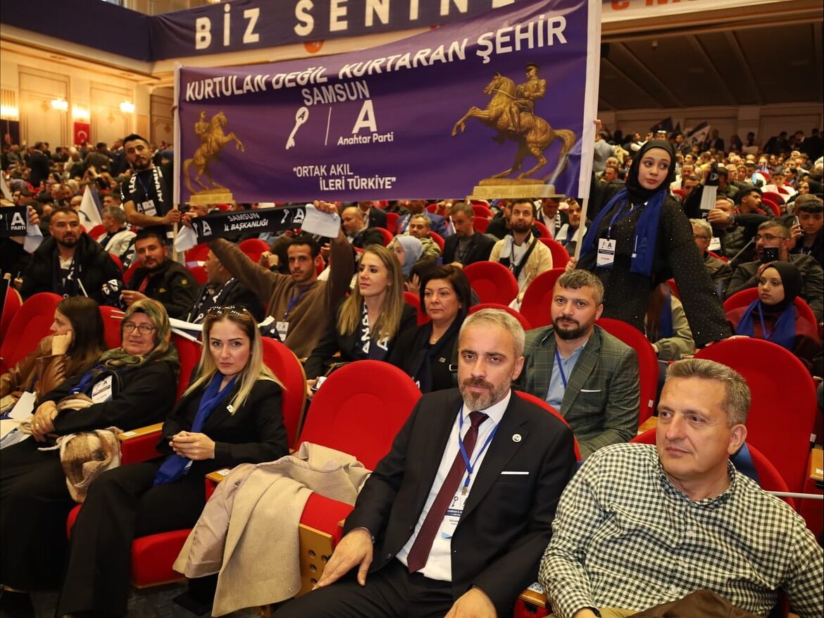 Anahtar Parti, Tarihî Bir Coşkuyla 1. Yaşını Kutladı (7)