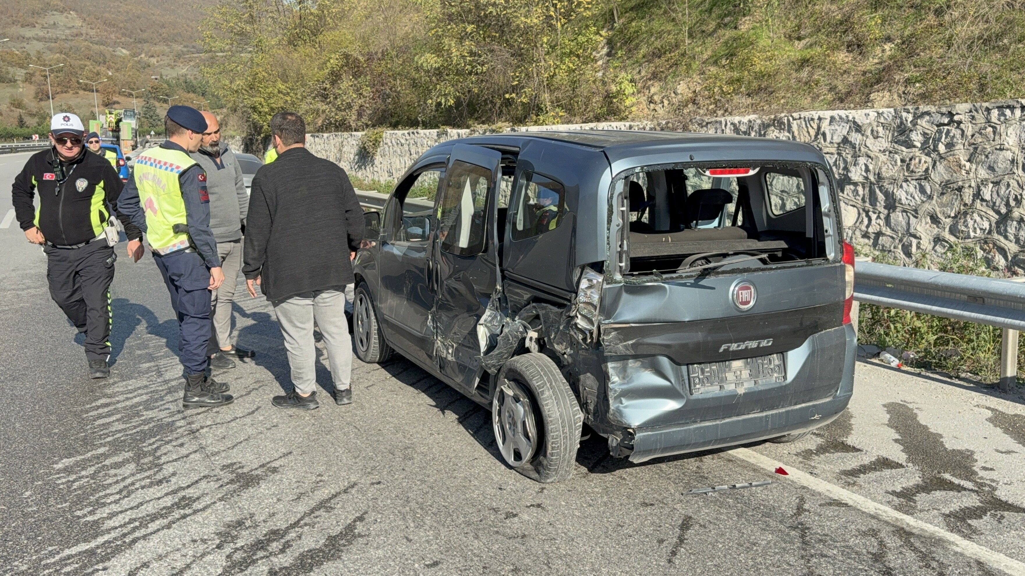 Kavak’da Zincirleme Kazada 4 Kişi Yaralandı (1)