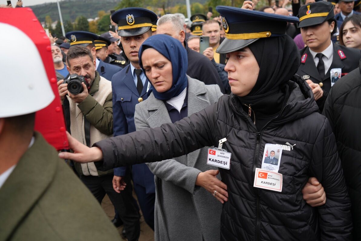 Samsunlu Şehit Emre Altıok Dualarla Uğurlandı (2)
