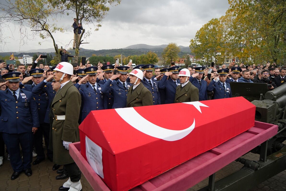 Samsunlu Şehit Emre Altıok Dualarla Uğurlandı (6)
