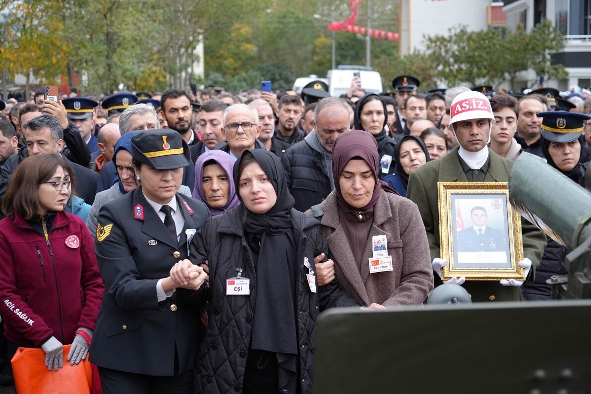 Samsunlu Şehit Emre Altıok Dualarla Uğurlandı (7)