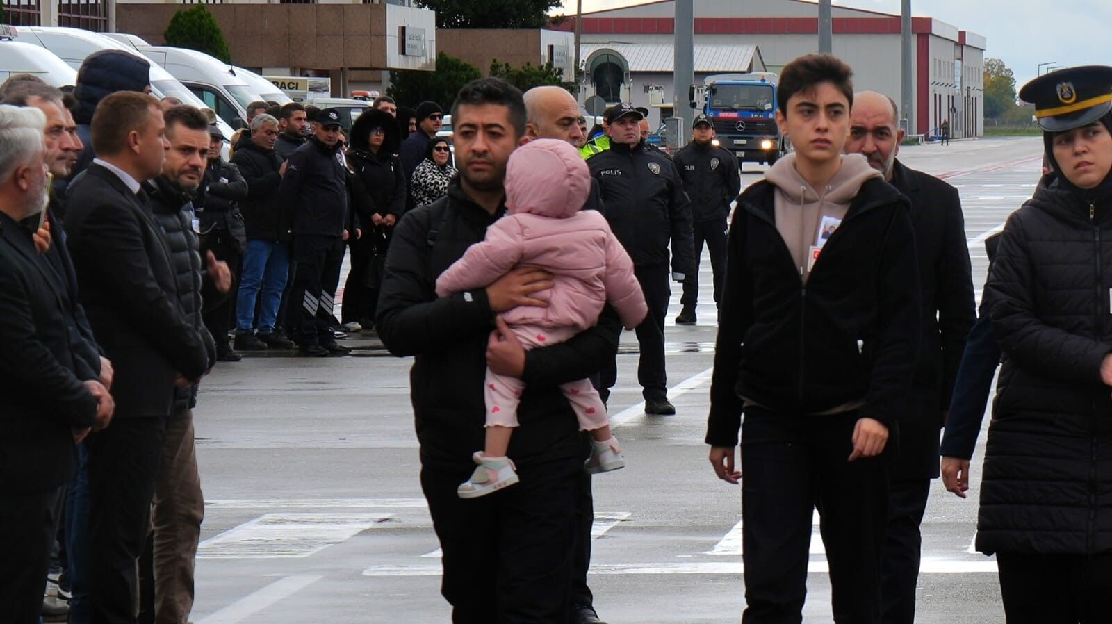 Şehit Altıok'un Cenazesi Samsun'a Getirildi (1)