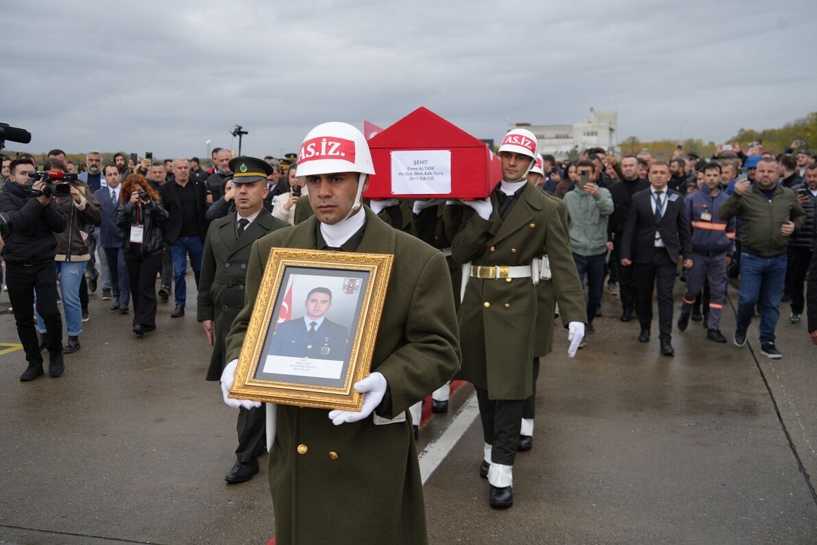Şehit Altıok'un Cenazesi Samsun'a Getirildi (2)