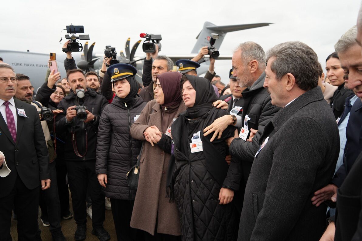 Şehit Altıok'un Cenazesi Samsun'a Getirildi (3)