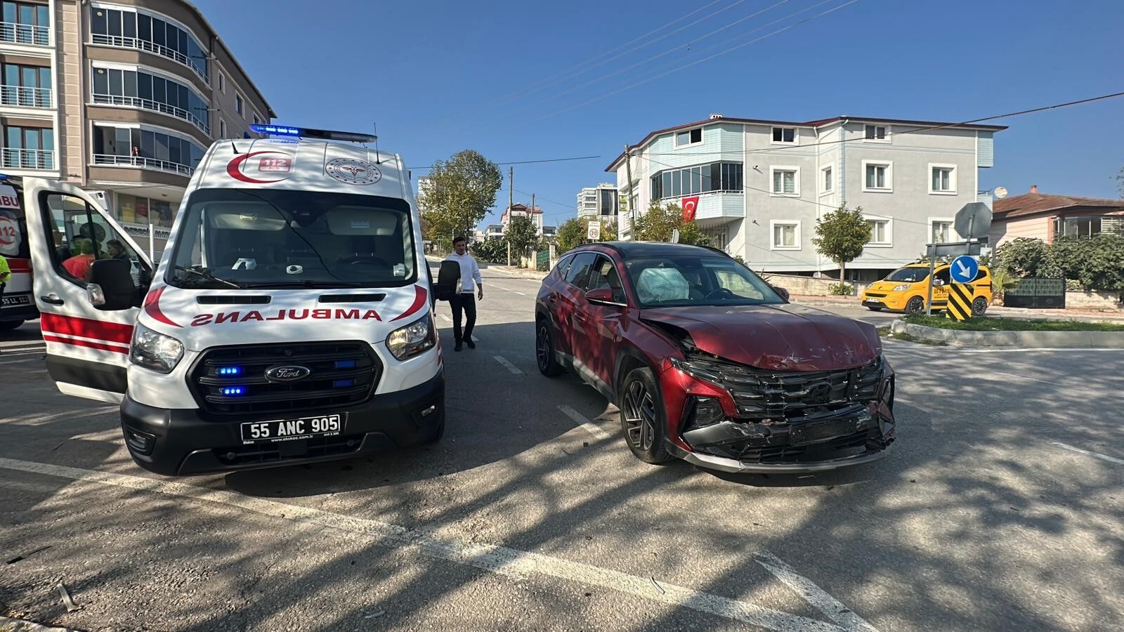 Suv Araç Ile Otomobil Çarpıştı1-1