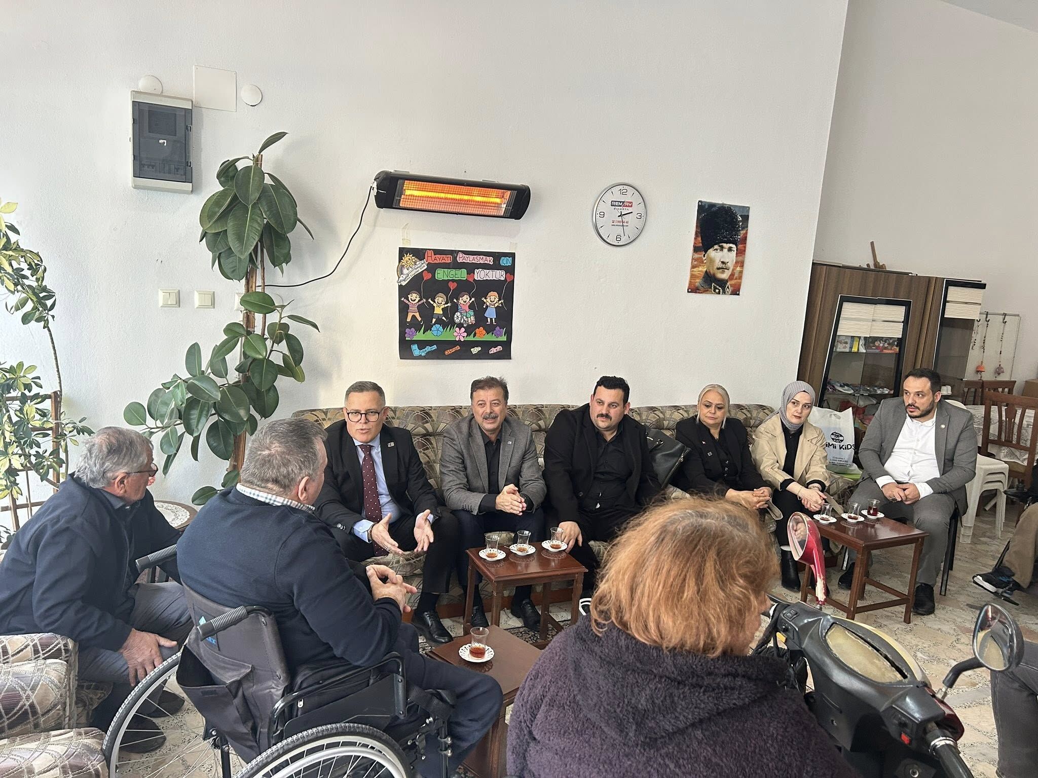 Anahtar Parti Bafra İlçe Teşkilatı’ndan Türkiye Sakatlar Derneği Bafra Şubesi’ne Anlamlı Ziyaret (1)