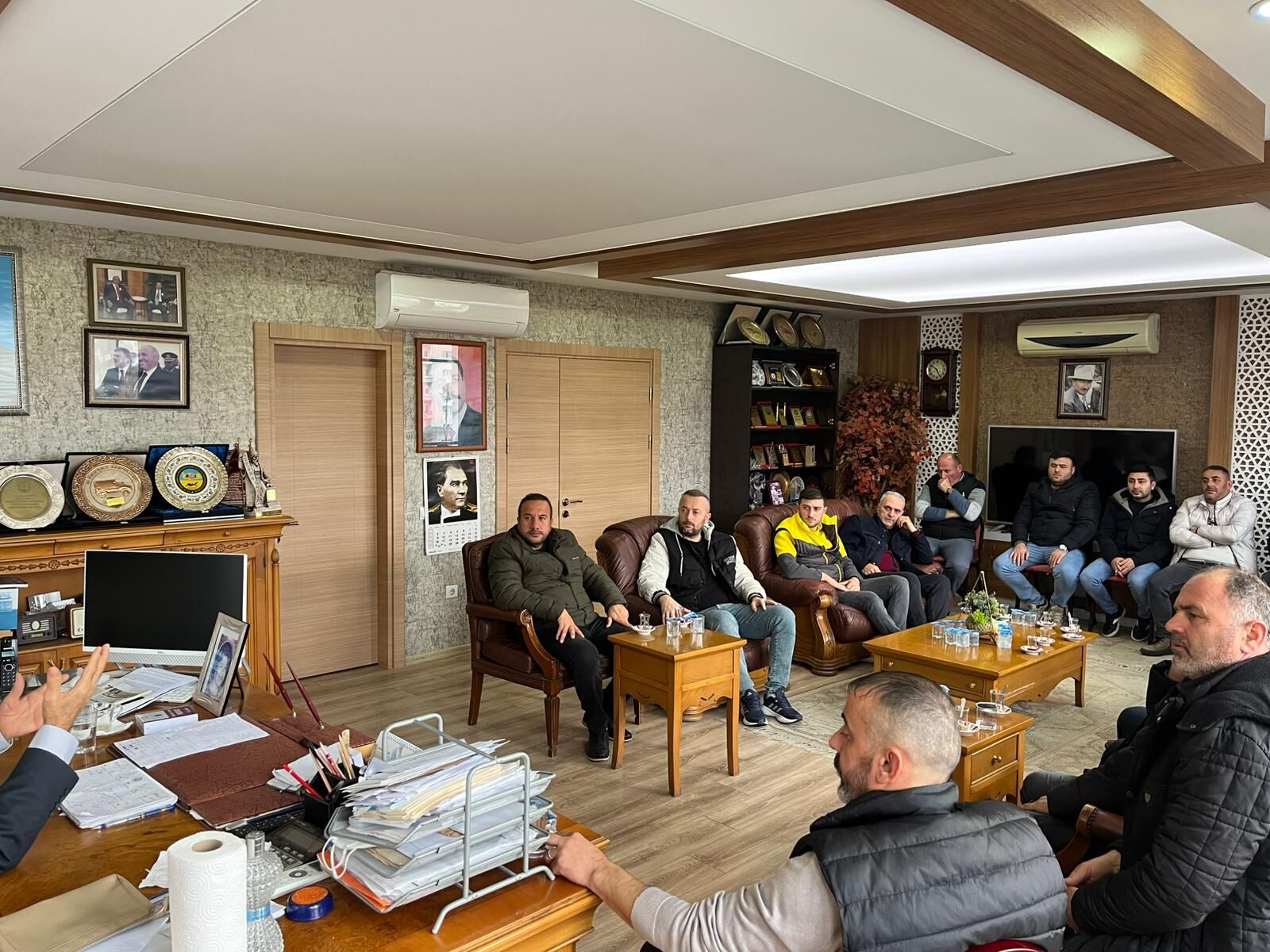 Bafra C Plaka Şoförleri̇nden Meti̇n Genççakir’a Seçi̇m Öncesi̇ Güçlü Destek Zi̇yareti̇ (3)