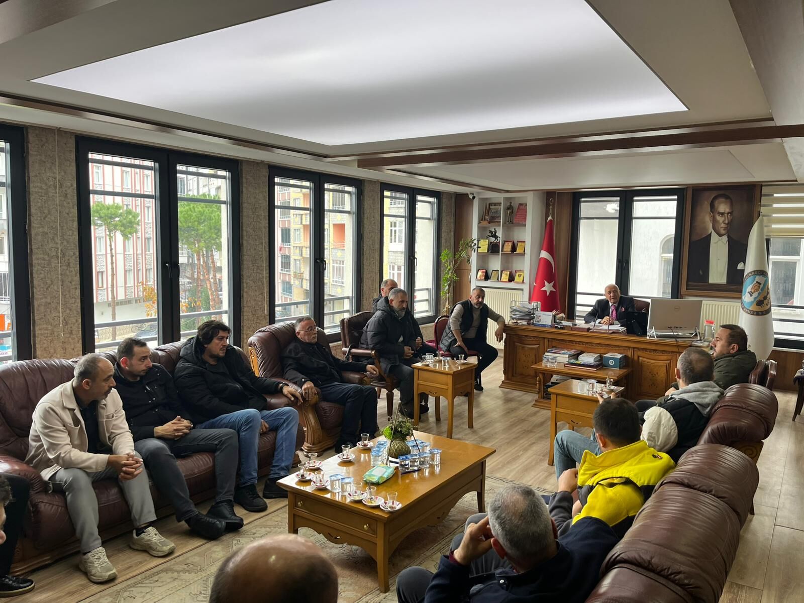 Bafra C Plaka Şoförleri̇nden Meti̇n Genççakir’a Seçi̇m Öncesi̇ Güçlü Destek Zi̇yareti̇ (6)