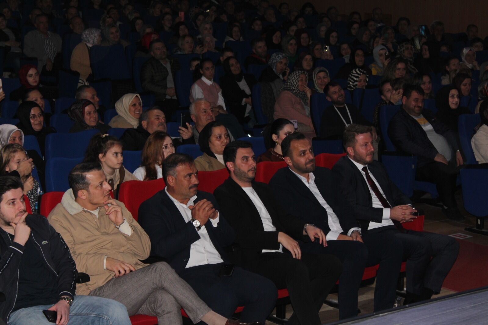 Kosder Organizasyonu Taksiratlı Şakibe Bafra’da İzleyicisini Kahkahaya Boğdu (15)