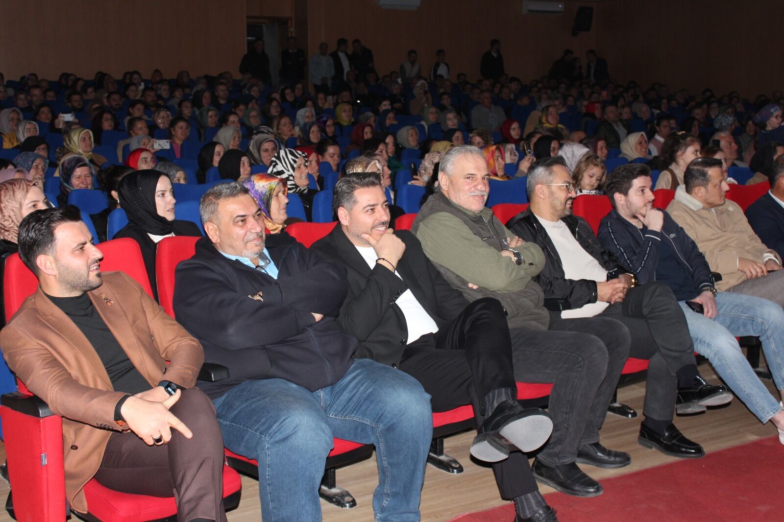 Kosder Organizasyonu Taksiratlı Şakibe Bafra’da İzleyicisini Kahkahaya Boğdu (16)