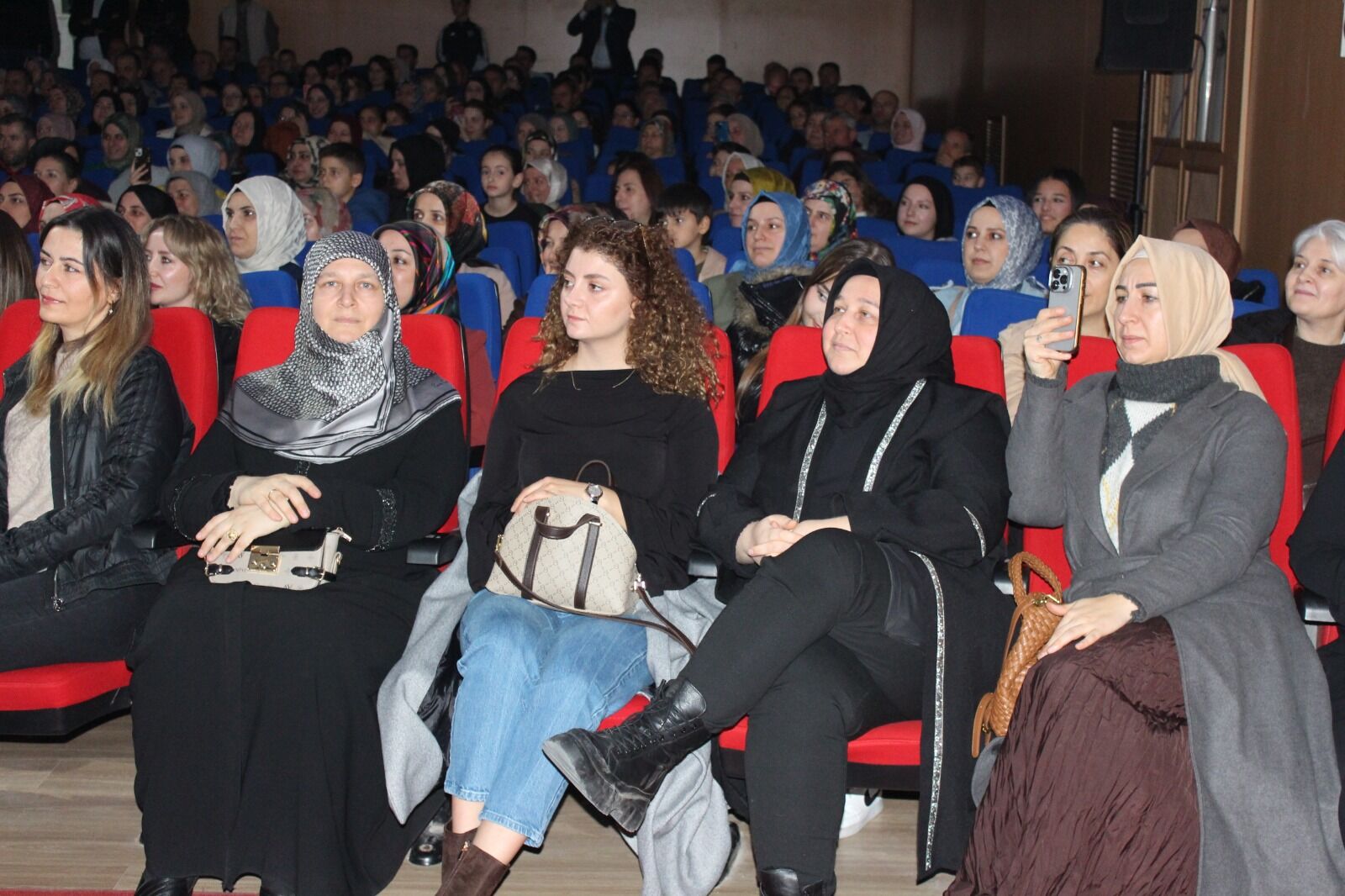 Kosder Organizasyonu Taksiratlı Şakibe Bafra’da İzleyicisini Kahkahaya Boğdu (5)