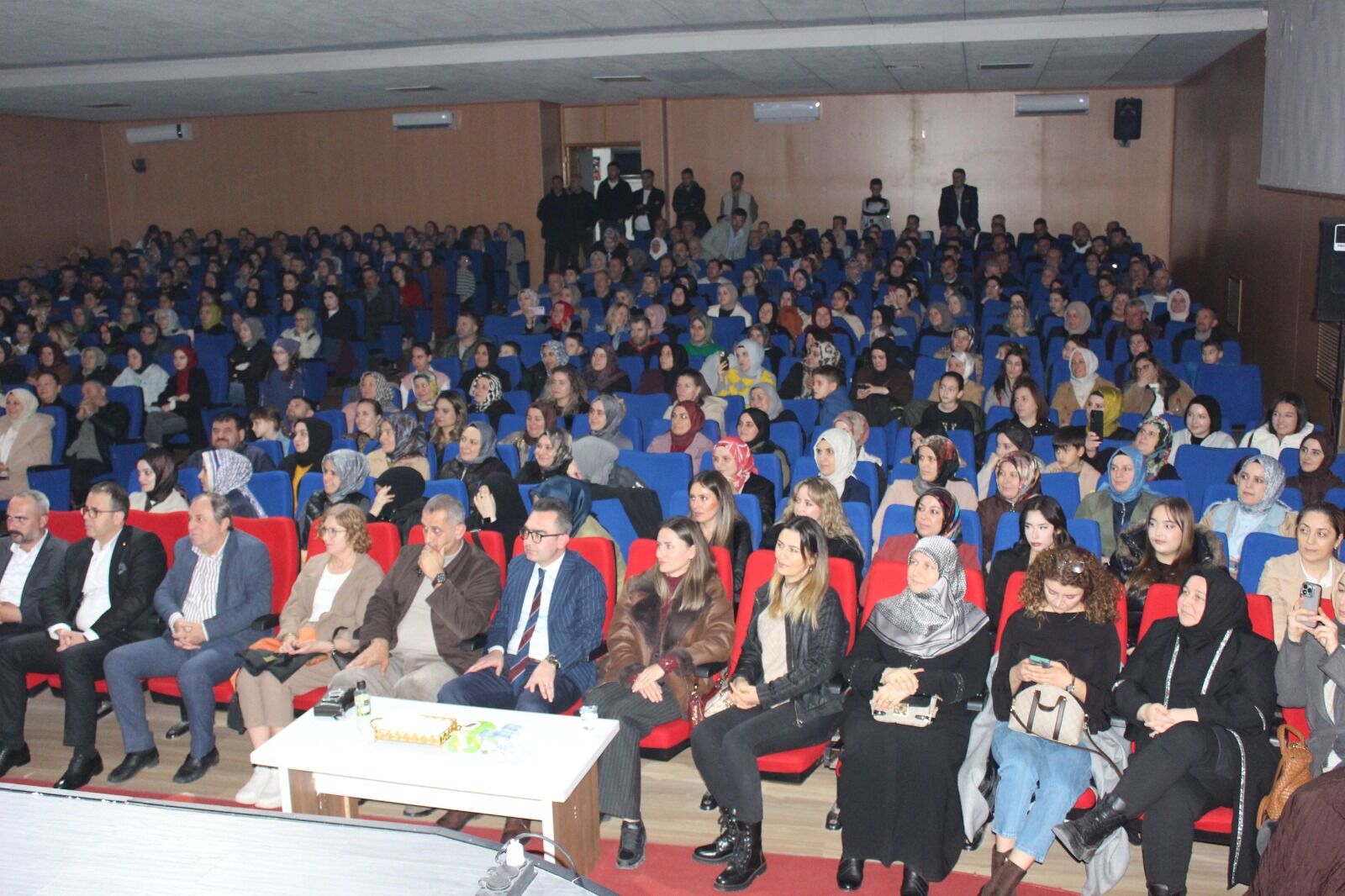 Kosder Organizasyonu Taksiratlı Şakibe Bafra’da İzleyicisini Kahkahaya Boğdu (6)