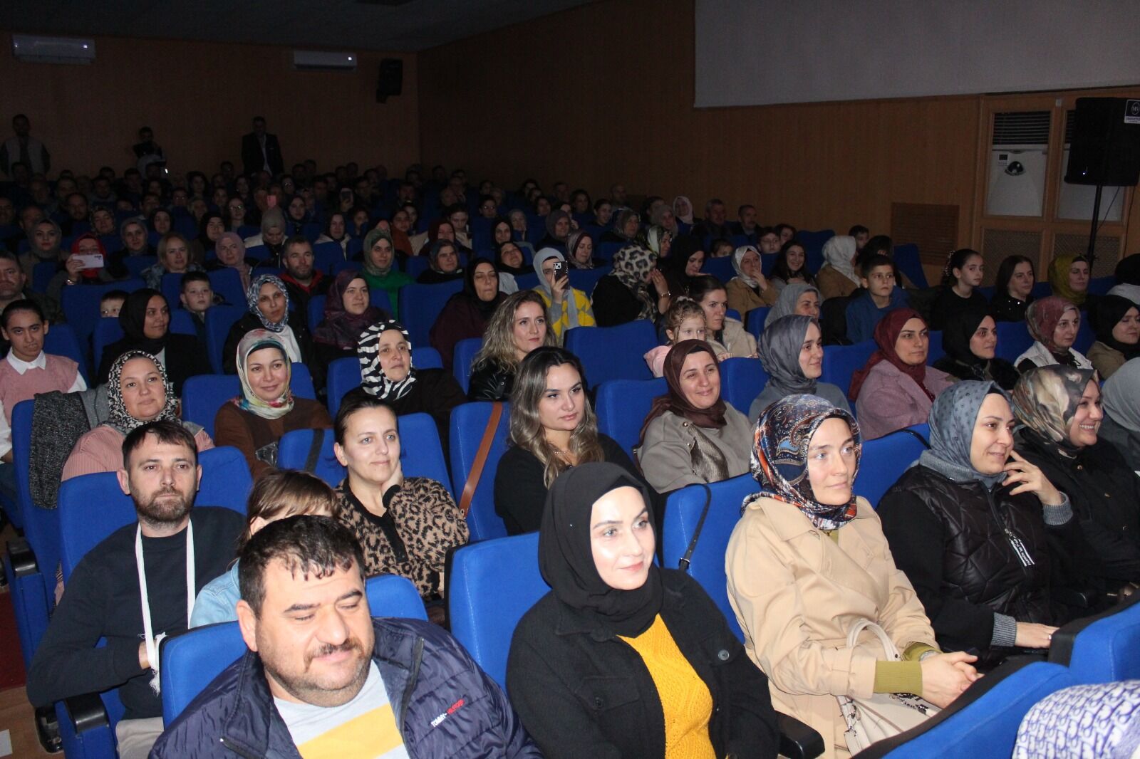 Kosder Organizasyonu Taksiratlı Şakibe Bafra’da İzleyicisini Kahkahaya Boğdu (7)