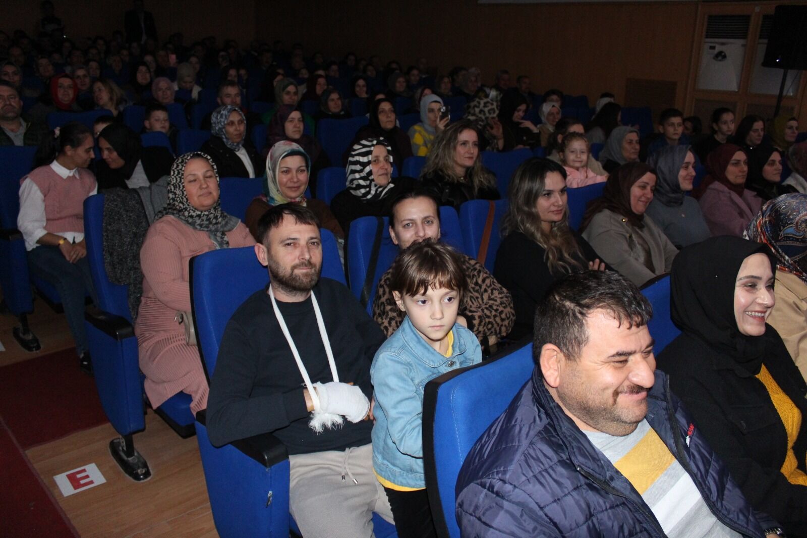Kosder Organizasyonu Taksiratlı Şakibe Bafra’da İzleyicisini Kahkahaya Boğdu (8)