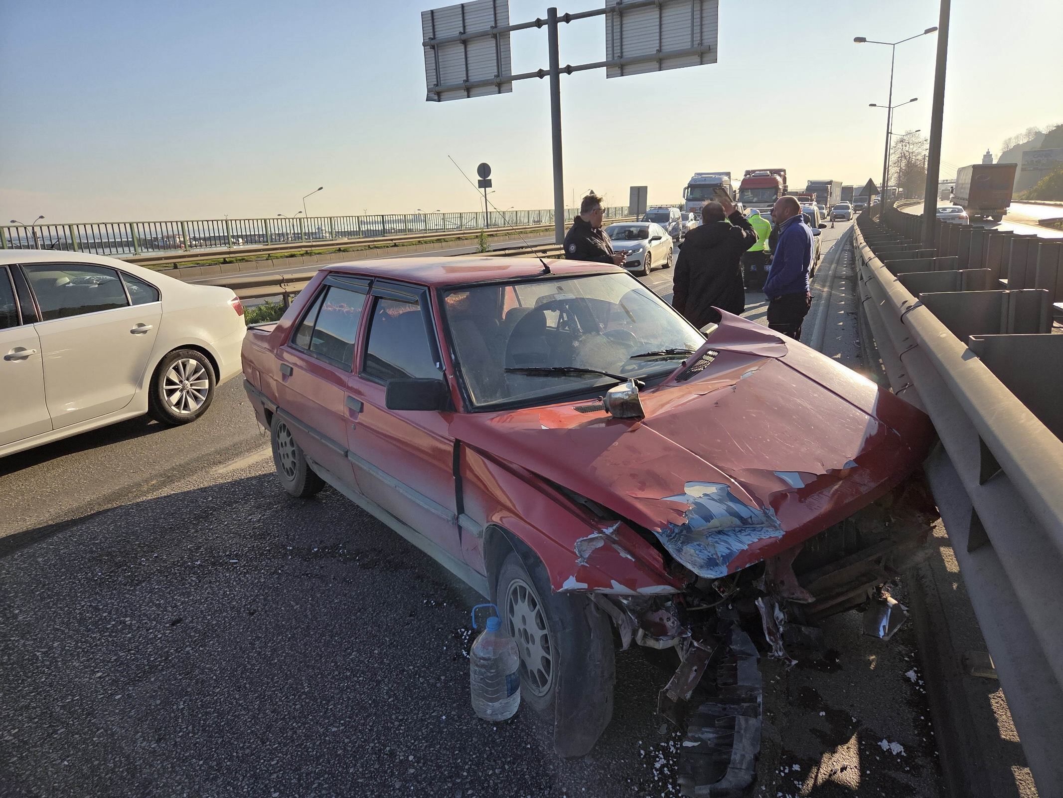 Lpg Yüklü Tanker Otomobile Çarptı, Facianın Eşiğinden Dönüldü