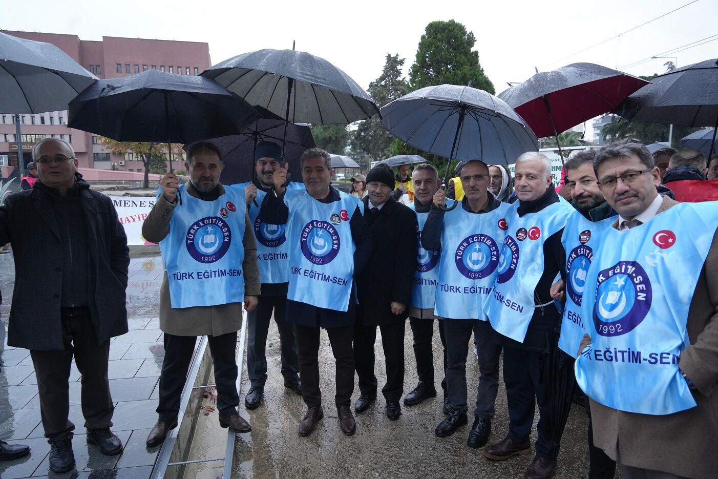 Öğrencilerden Öğretmene Şiddete Sendikalardan Tepki1