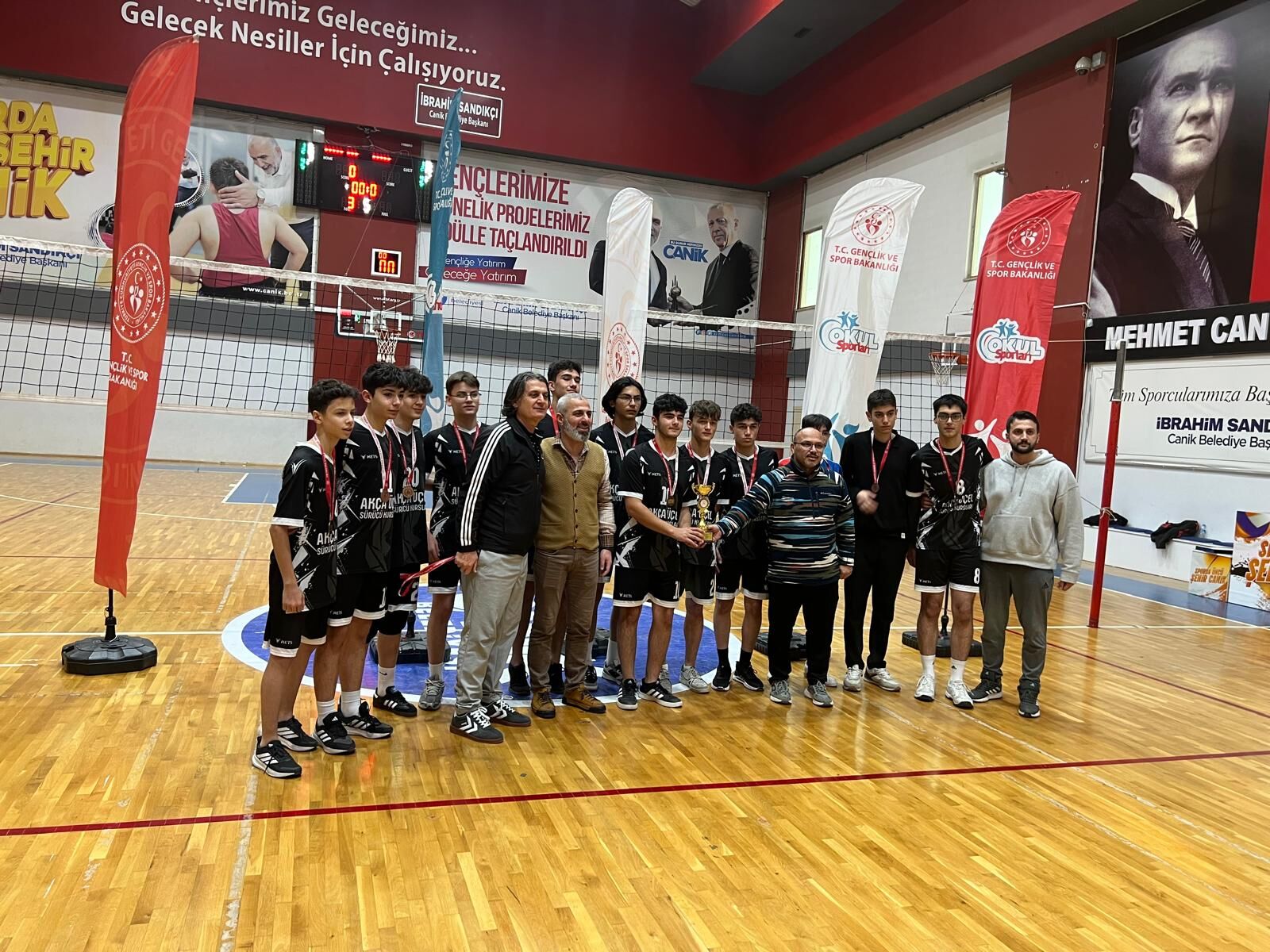 Samsun'da Okul Sporları Genç Erkekler A Voleybol İl Birinciliği Sona Erdi (2)