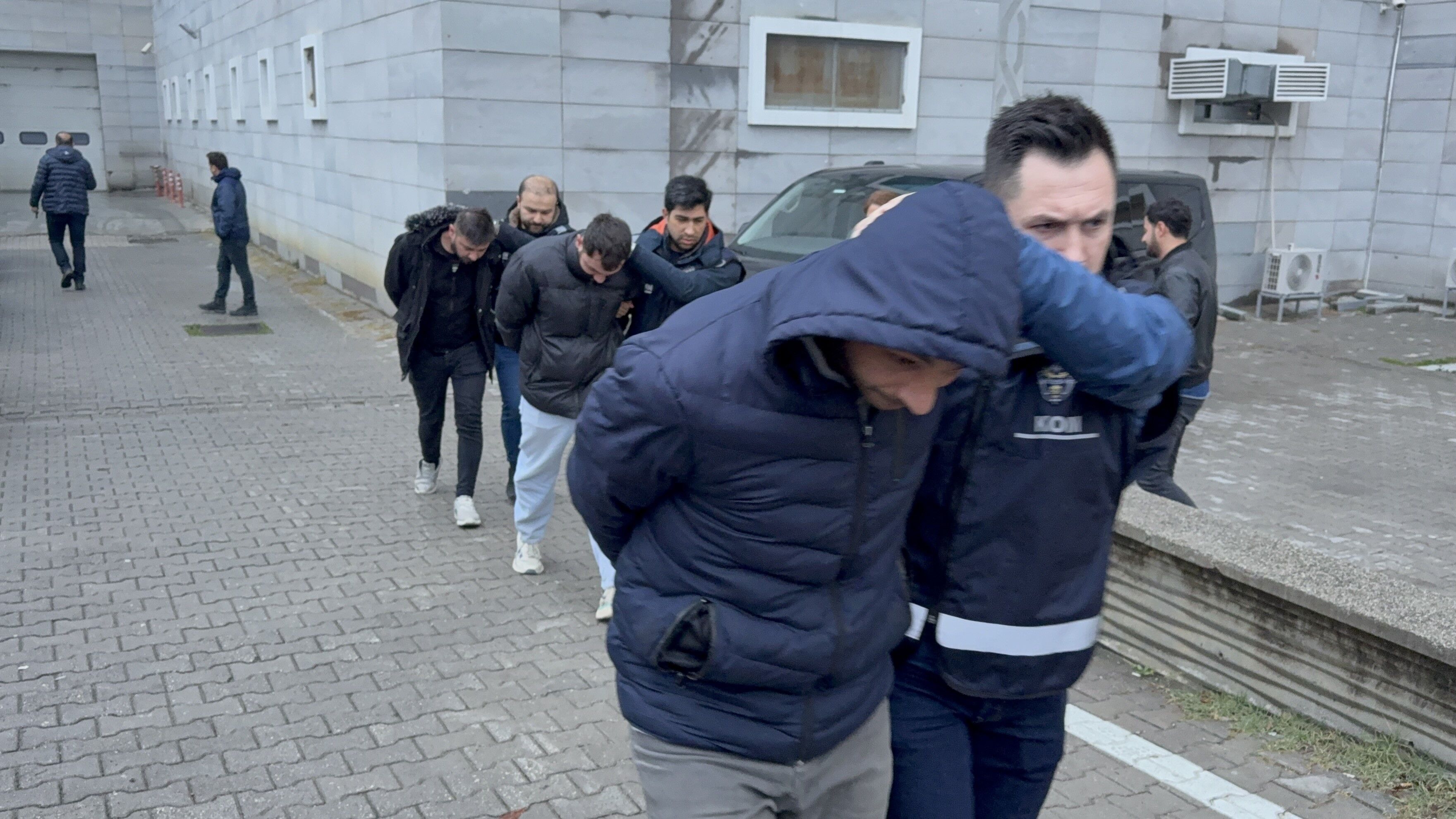 Samsun'da Tütün Kaçakçılığı Operasyonunda 4 Kişi Adliyeye Sevk Edildi (1)