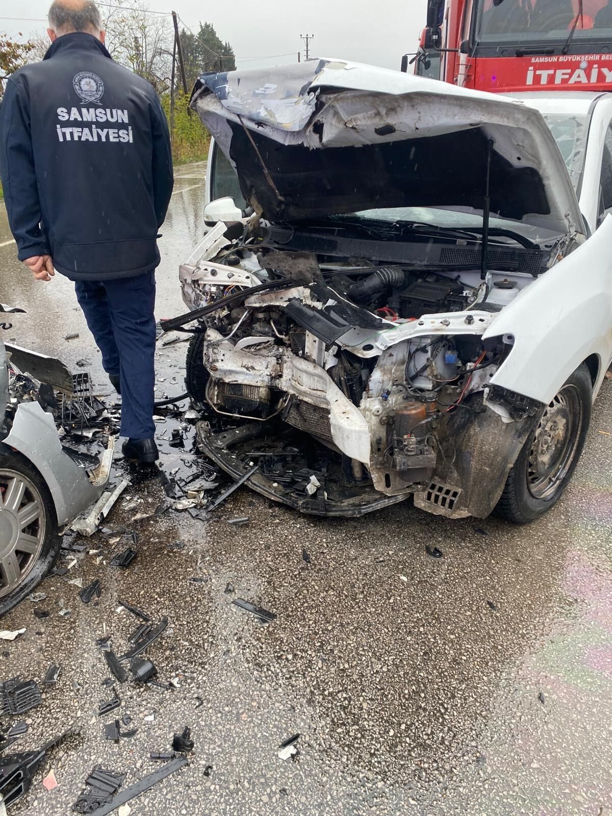 Samsun'da Üç Aracın Karıştığı Kaza 6 Yaralı (3)