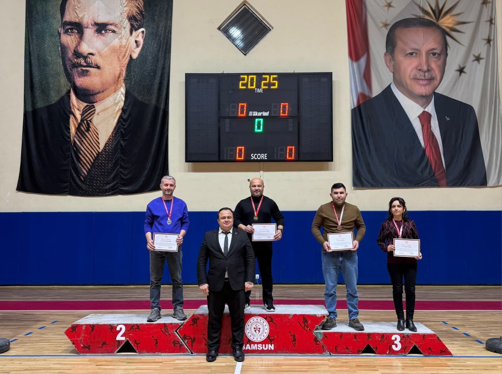 Vezirköprü’de Ödüller Sahiplerini Buld1