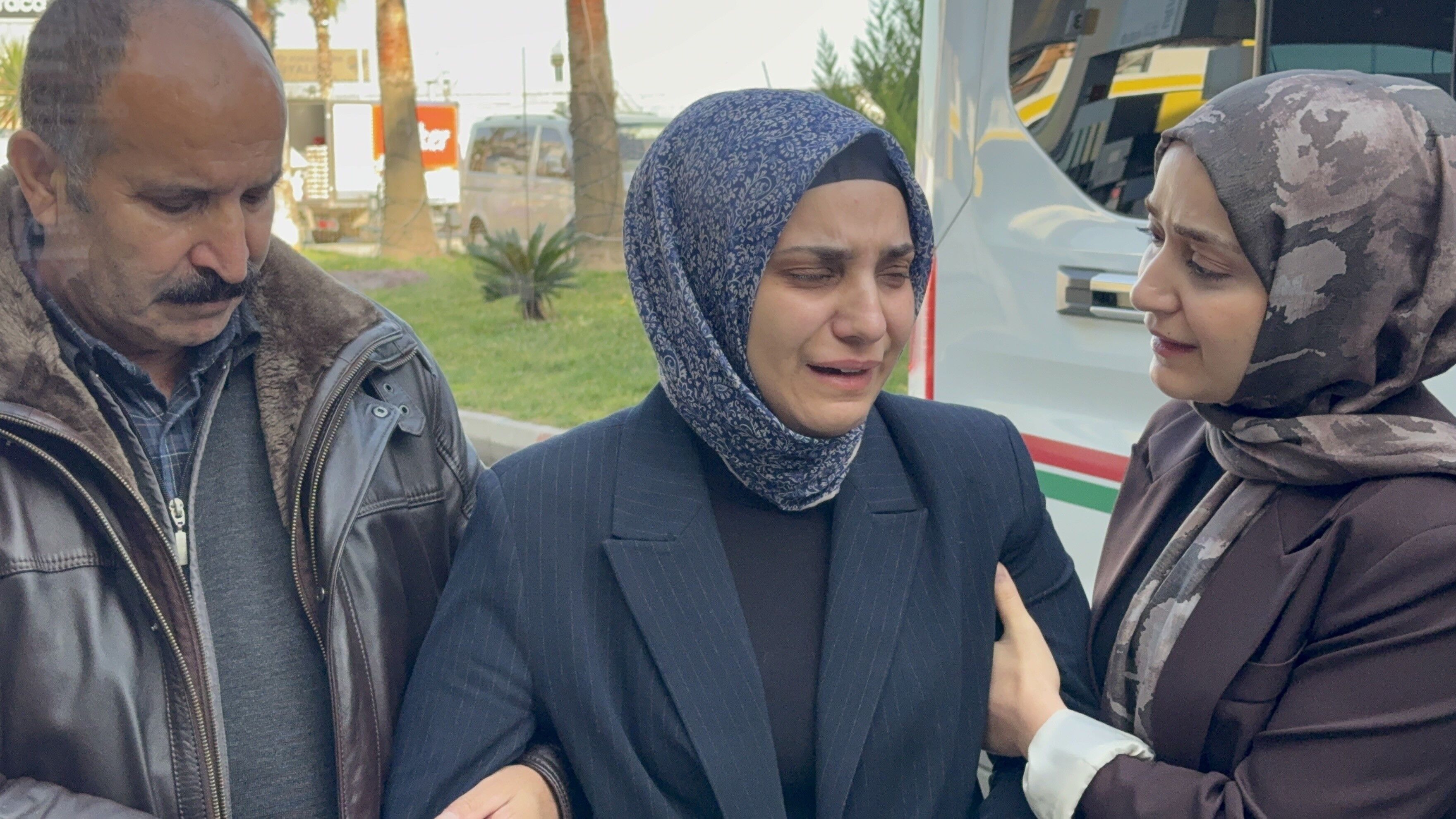 Acılı Anne Olay Yerine Ilk Kez Geldi, Gözyaşlarına Boğuldu (4)