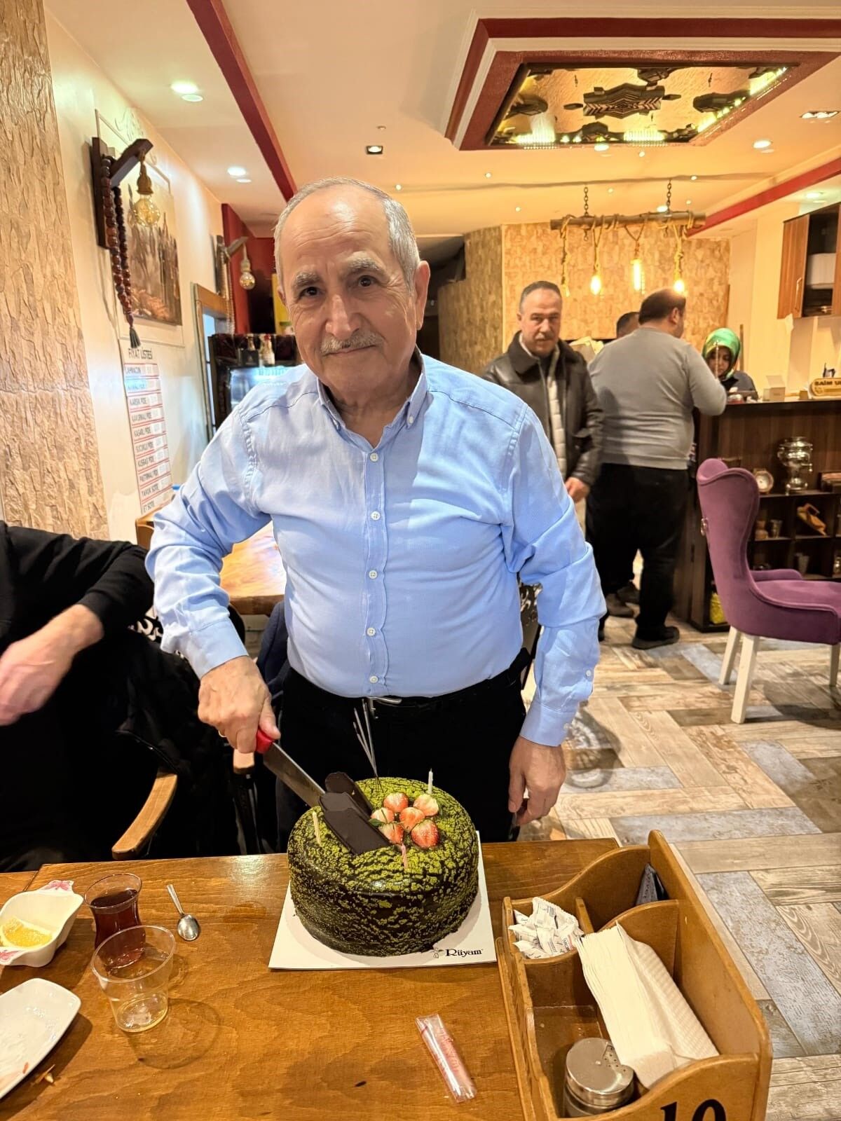 Mesai Arkadaşlarından 40 Yıllık Sağlık Çalışanına Vefa2