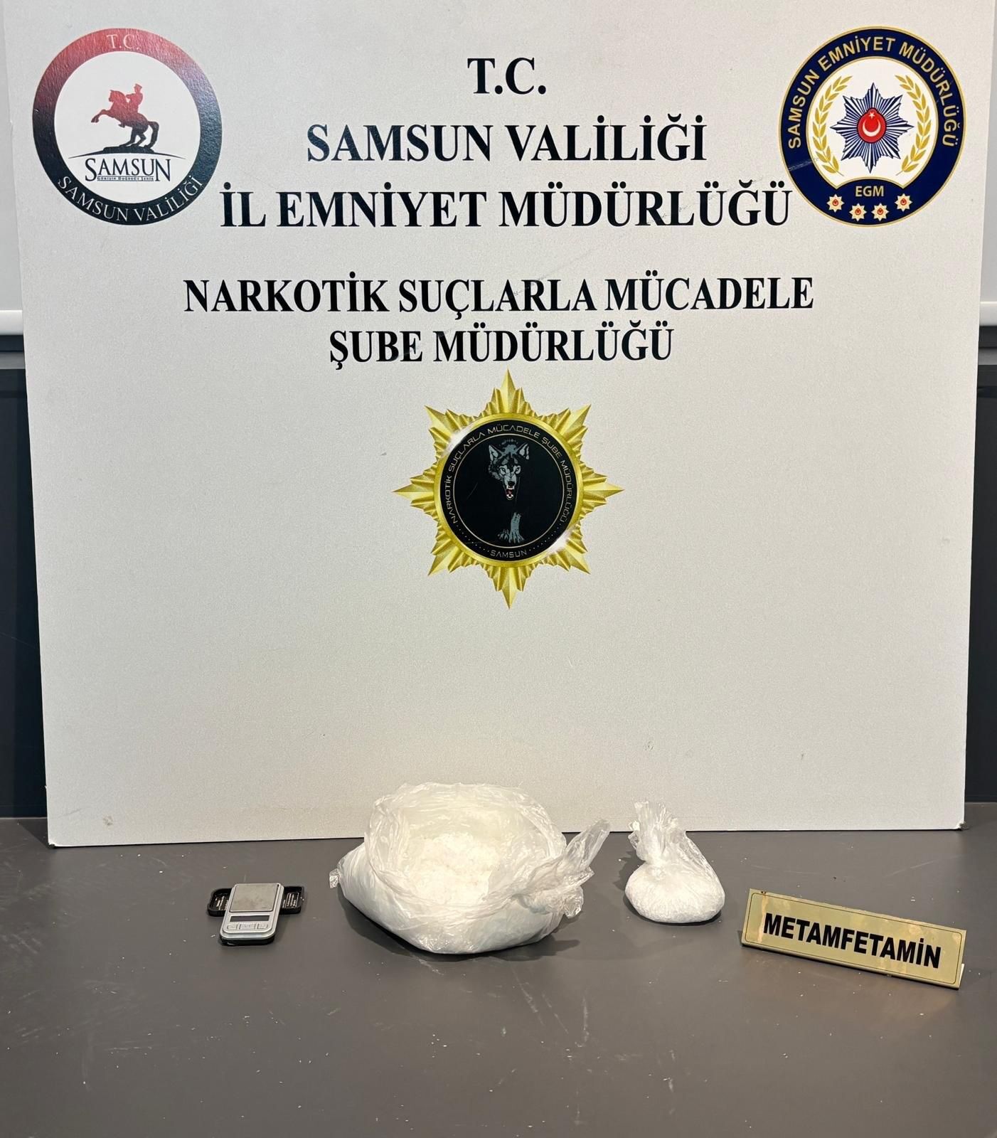 Narkotik Dedektör Köpeği Pera, Araca Saklanmış Uyuşturucuyu Buldu1