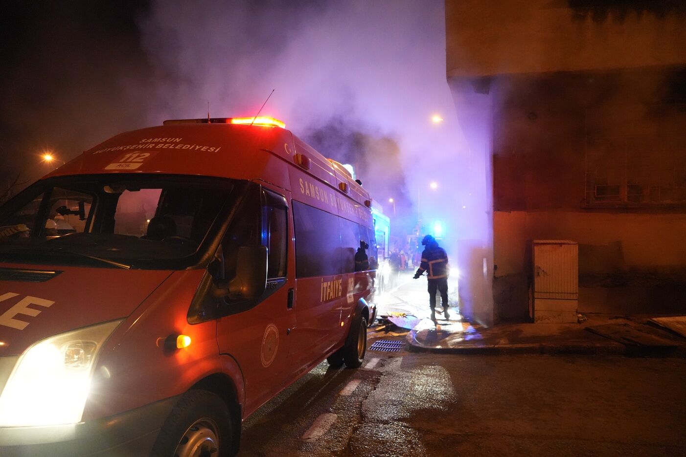 Samsun’da Bina Yangınında Can Pazarı (1)