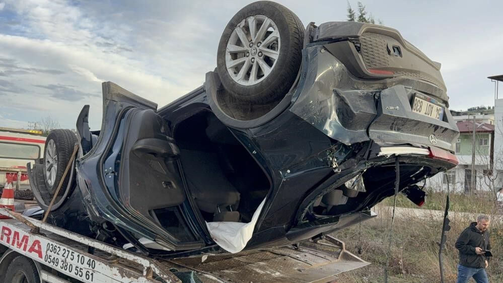 Samsun'da Cenaze Dönüşü 4 Kişinin Yaralandığı Kaza Araç Kamerasına Yansıdı1