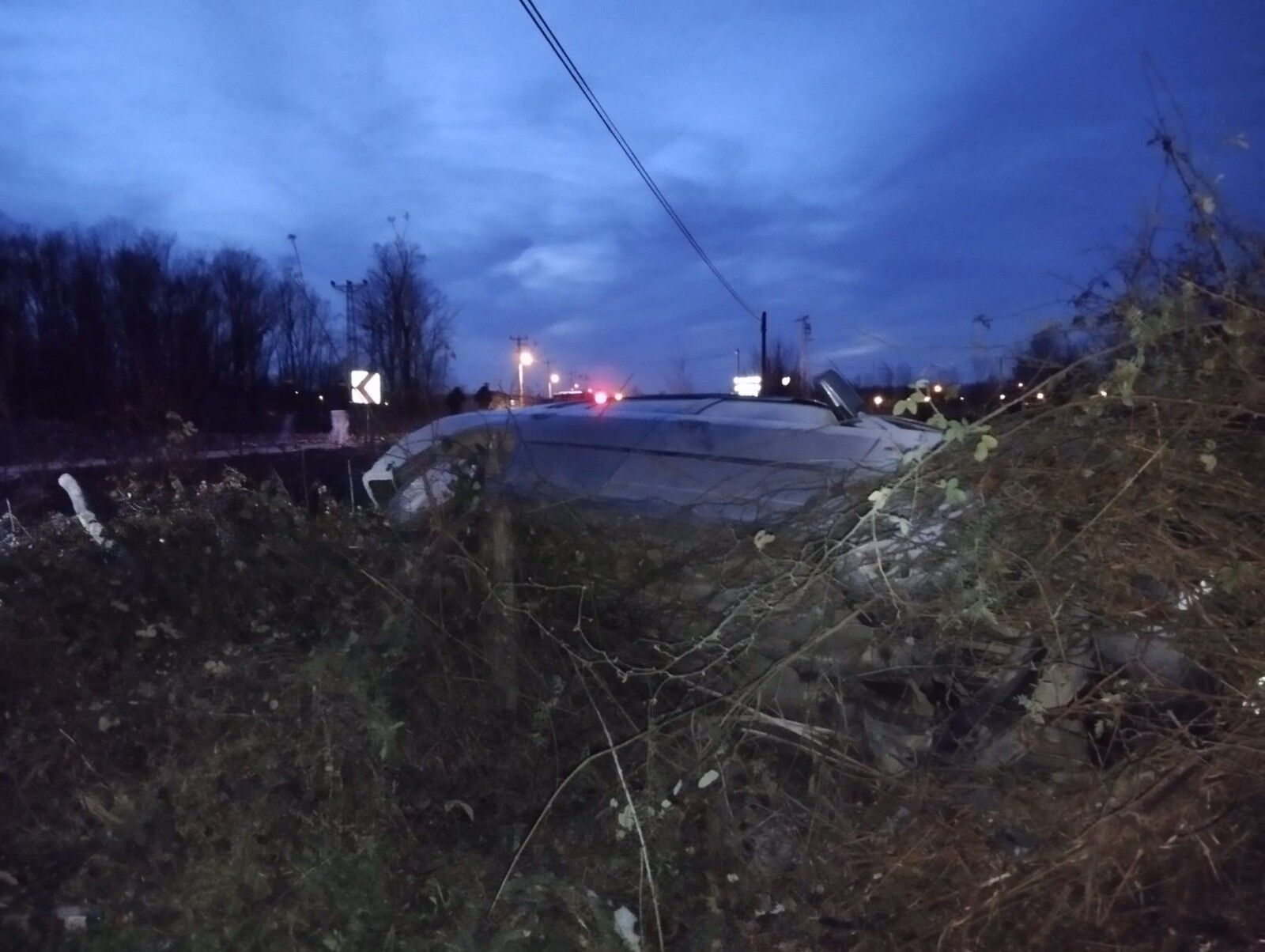 Samsun’da Otomobil Şarampole Yuvarlandı2