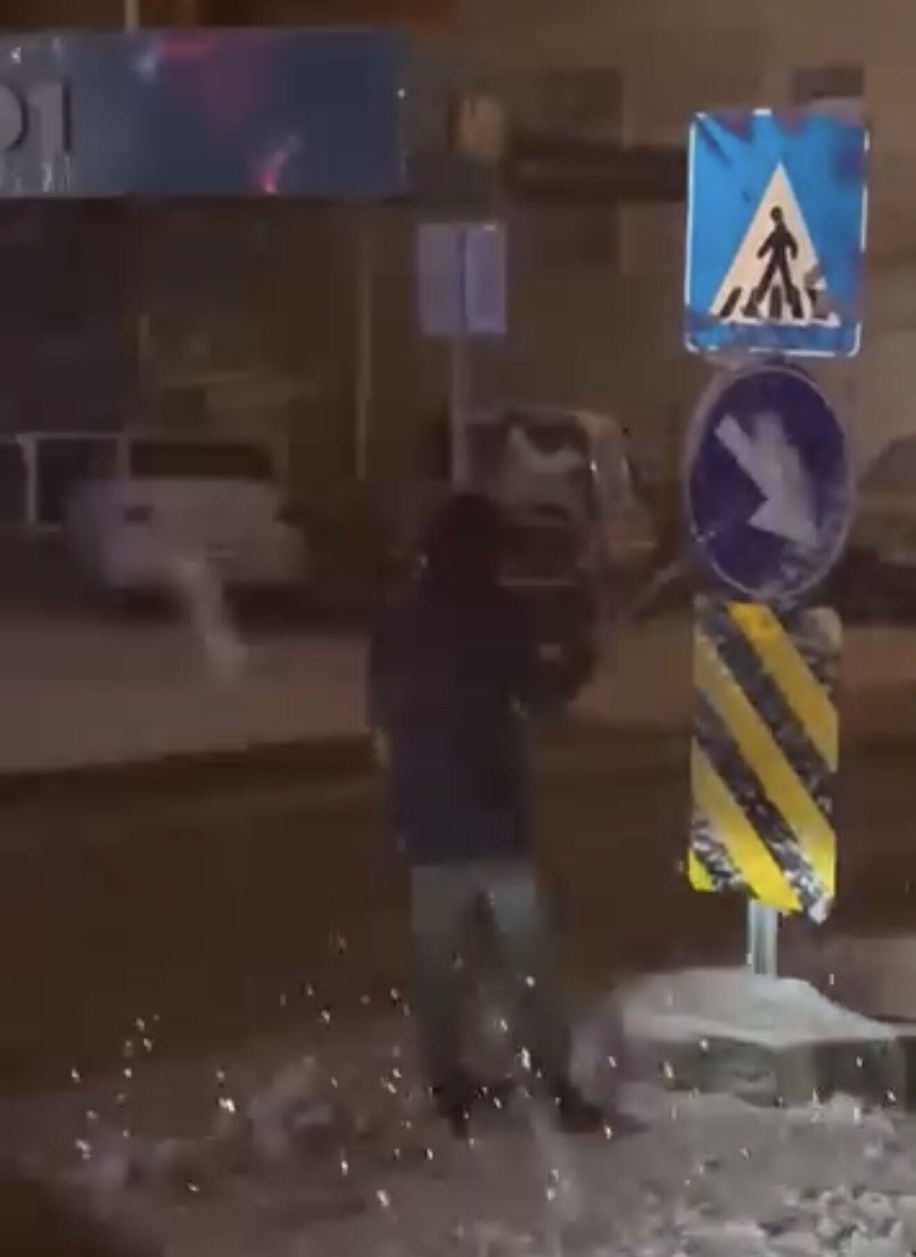 Trafik Levhalarını Temizleyen Duyarlı Öğrenciye Karne Günü Anlamlı Ziyaret (5)