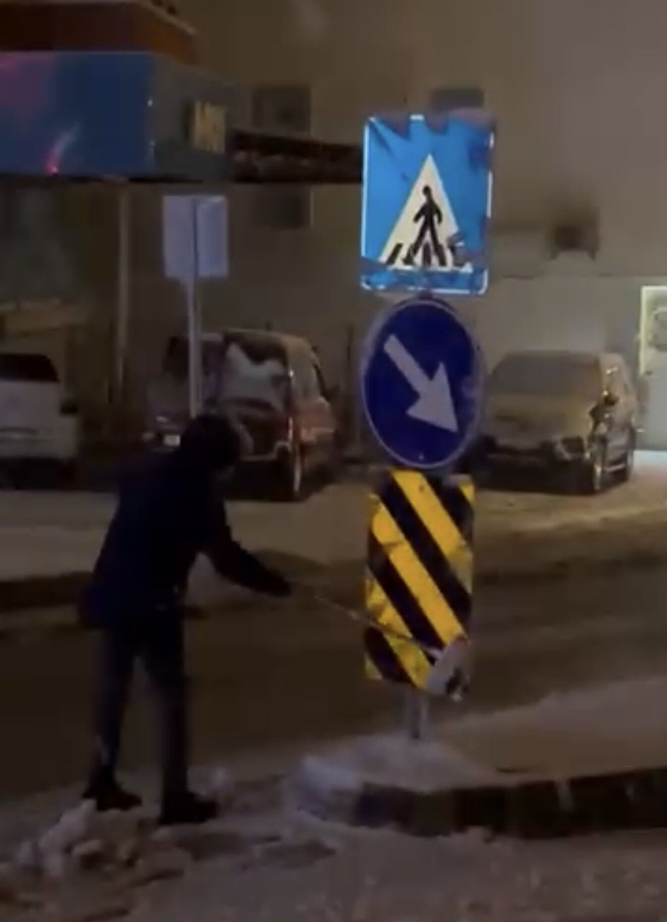 Trafik Levhalarını Temizleyen Duyarlı Öğrenciye Karne Günü Anlamlı Ziyaret (6)