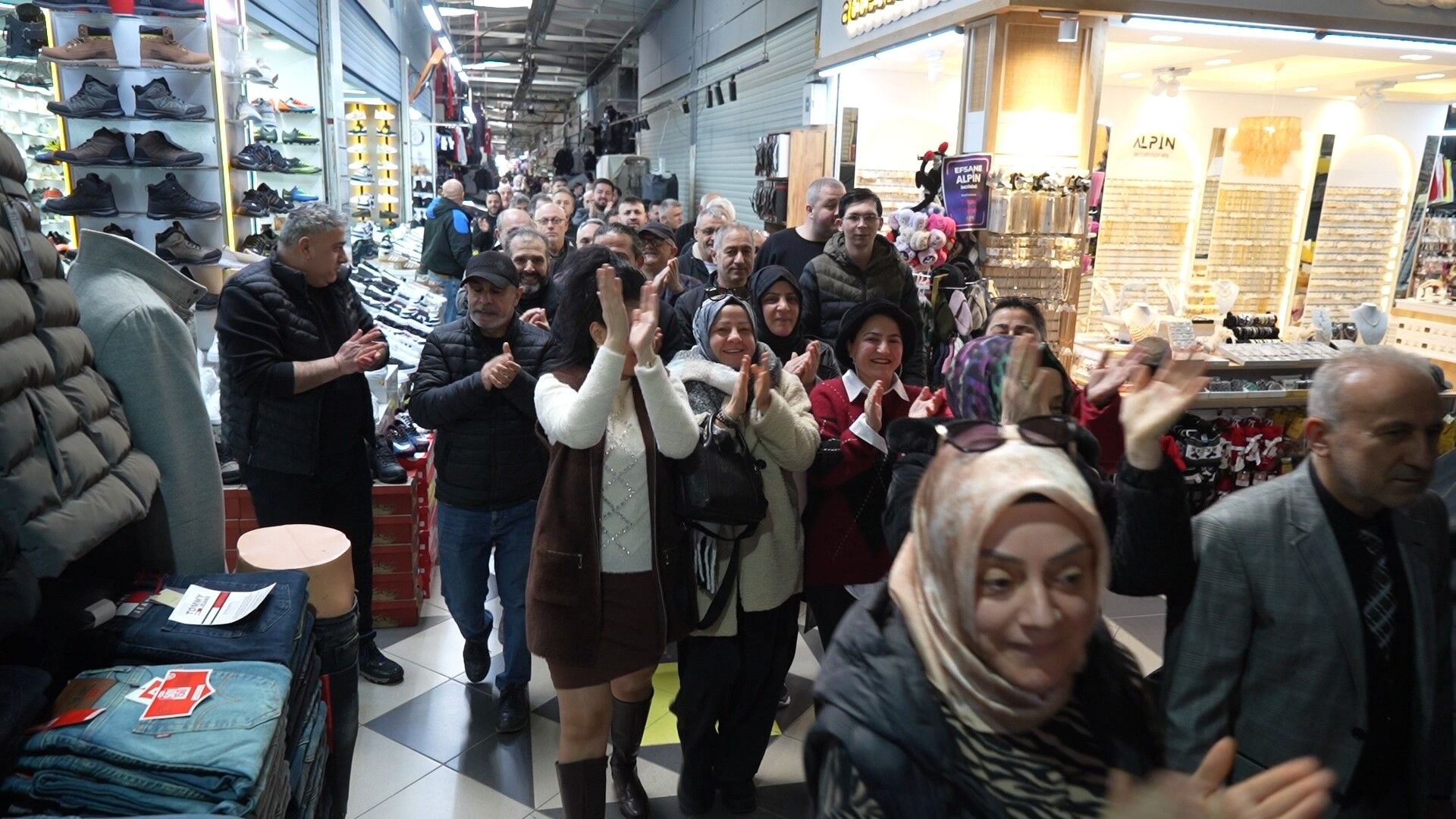 Ucuzluk Çadırları (1)
