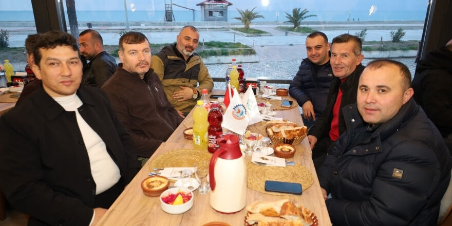 Bafra Tso Alaçam’da Üyelerine Maneviyat Dolu İftar Yemeği (6)