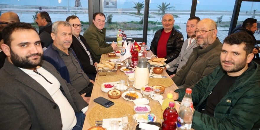 Bafra Tso Alaçam’da Üyelerine Maneviyat Dolu İftar Yemeği (7)