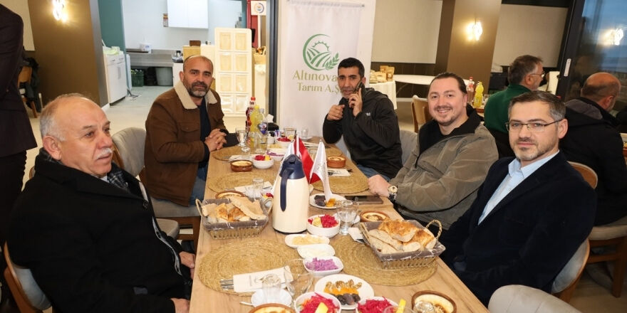 Bafra Tso Alaçam’da Üyelerine Maneviyat Dolu İftar Yemeği (8)