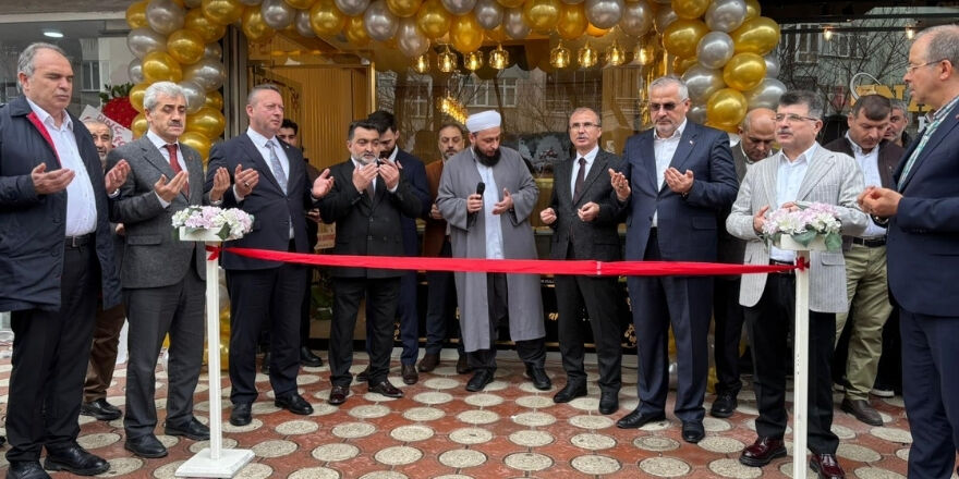 Bafra’da Altın Kat Baklava İşyerinin Açılışına Yoğun Katılım (7)