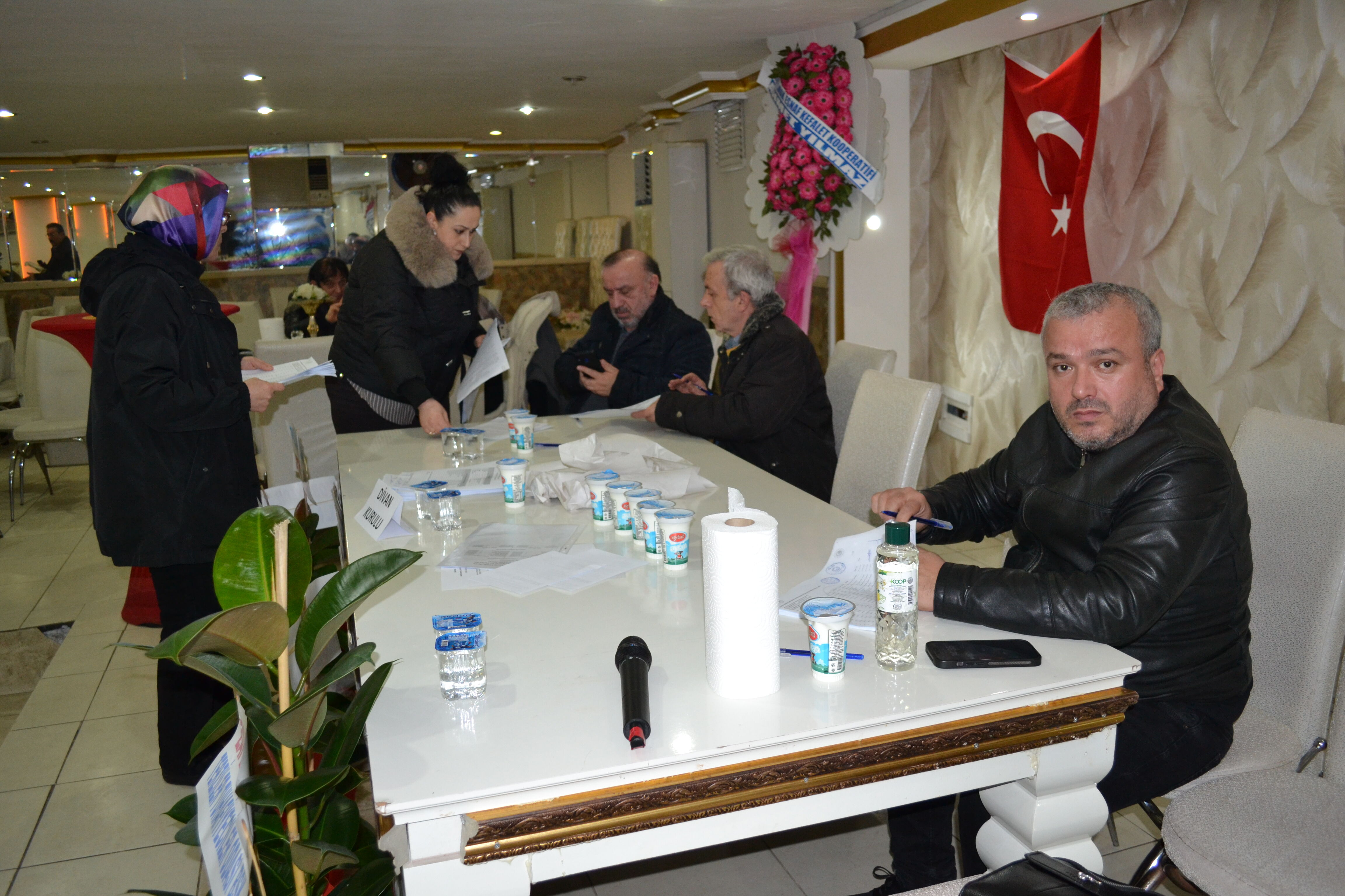 Bafra’da Bakkallar Başkan Aziz Öztürk Ile Yola Devam Dedi (2)