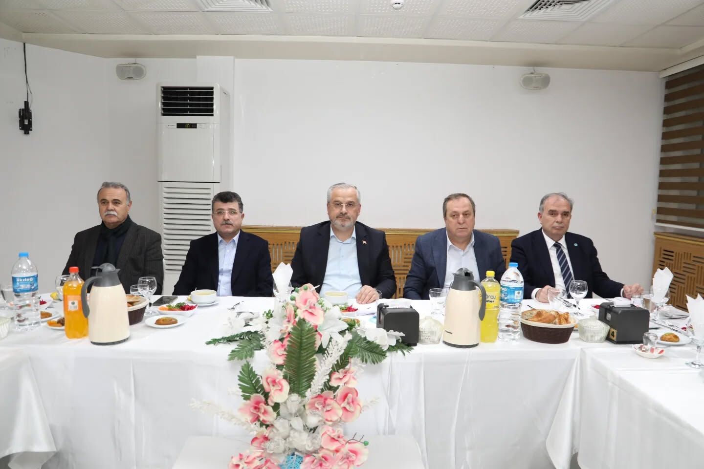 Başkan Kılıç, Meclis Üyeleri Ve Parti Başkanları İle İftarda Bir Araya Geldi (3)