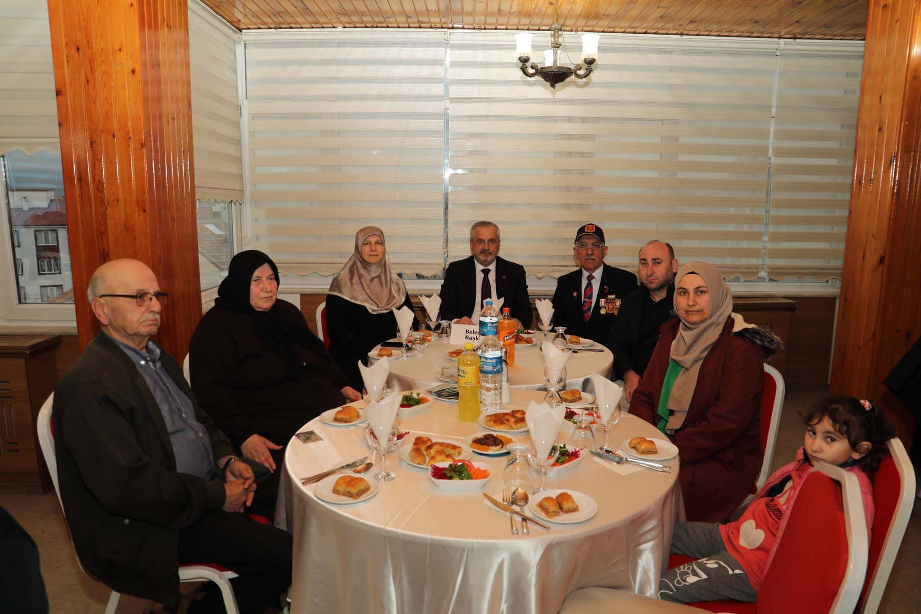 Başkan Kılıç, Ramazan’ın İlk İftarında Şehit Aileleri Ve Gazilerle Aynı Sofrayı Paylaştı (7)