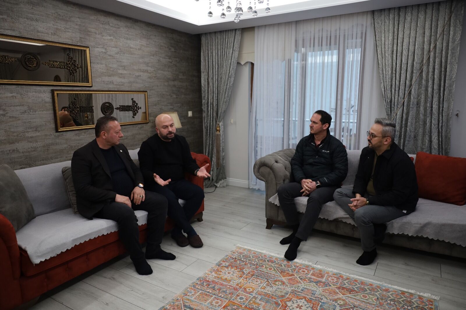 Başkan Kocabaş’tan 6 Şubat Deprem Şehitlerinin Ailelerine Taziye Ziyareti (4)