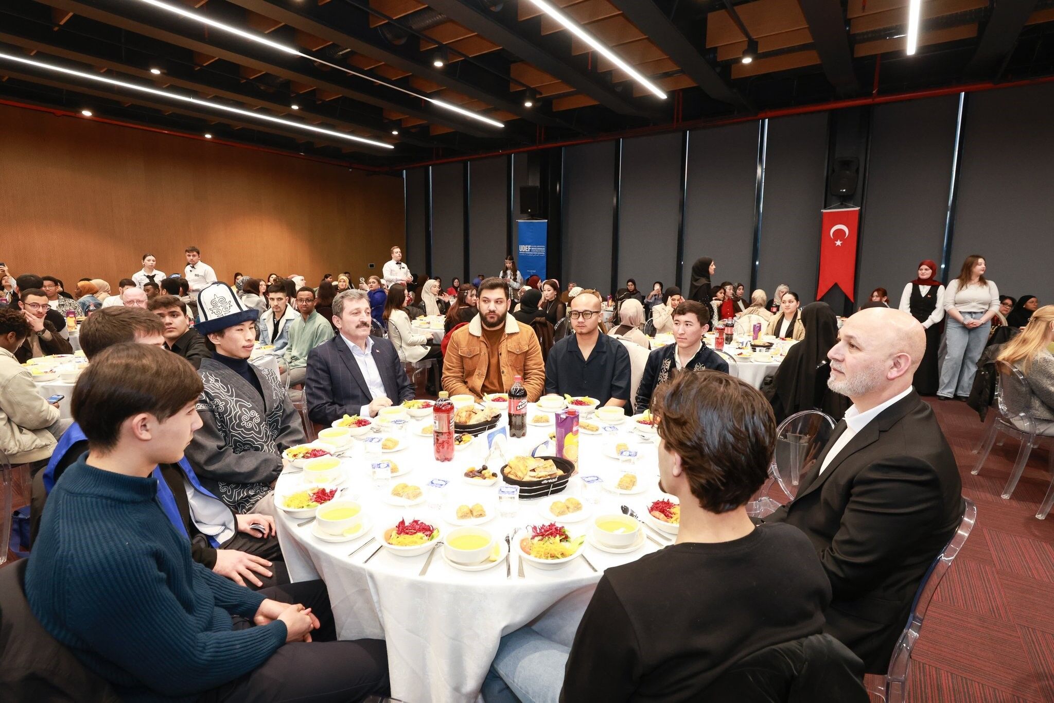 Bir Sofra Etrafında 100’Den Fazla Ülke (1)