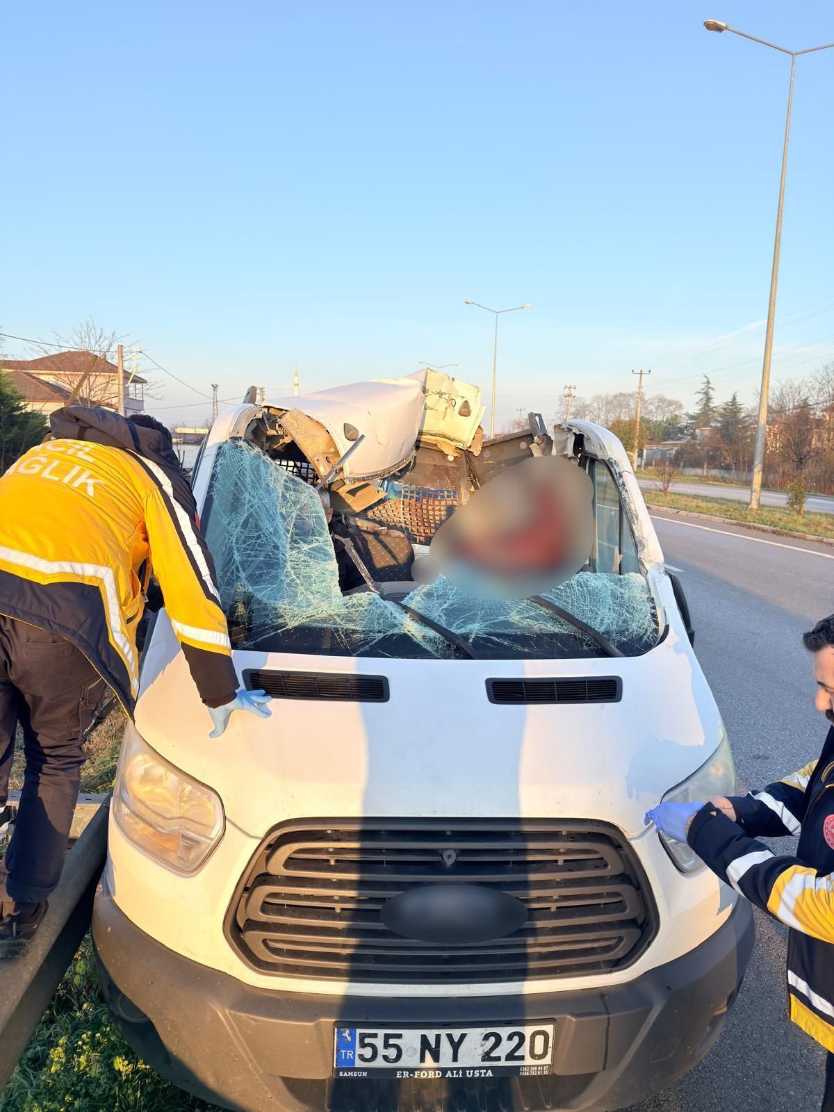 Kamyonet, Beton Köprü Ayağı Yüklü Tıra Çarptı1