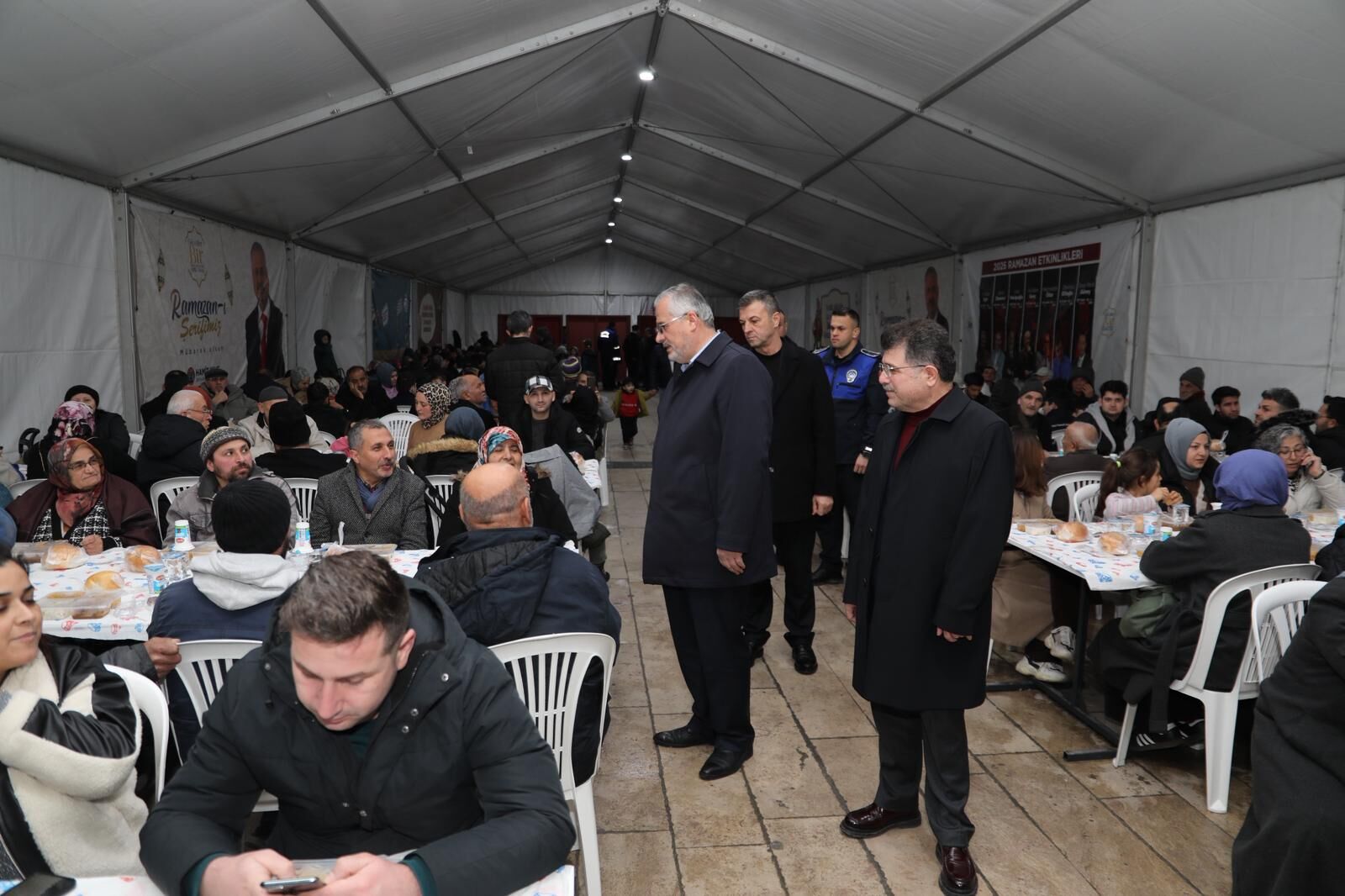 Kaymakam Altınpınar Ve Başkan Kılıç, İftar Çadırında Vatandaşlarla Buluştu (5)